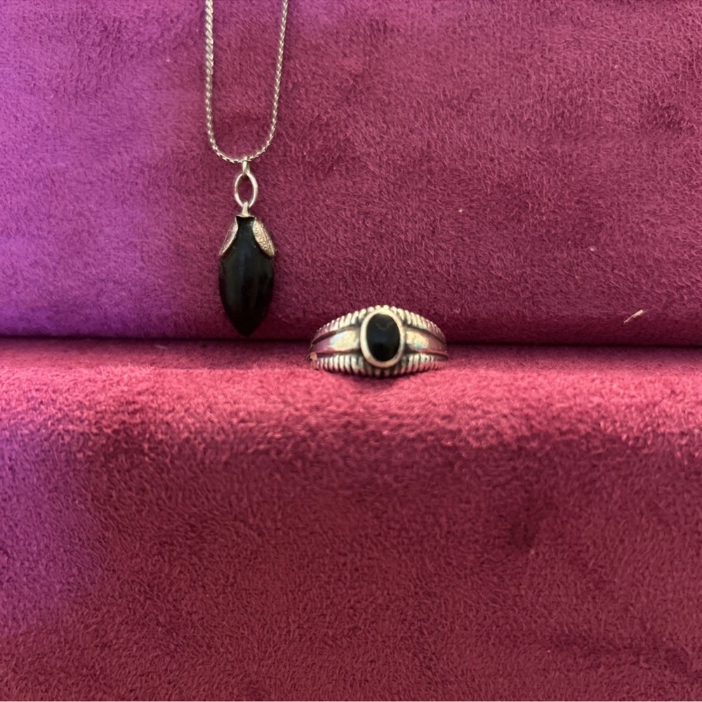 Sophisticated Black Pendant Necklace and Ring Set
